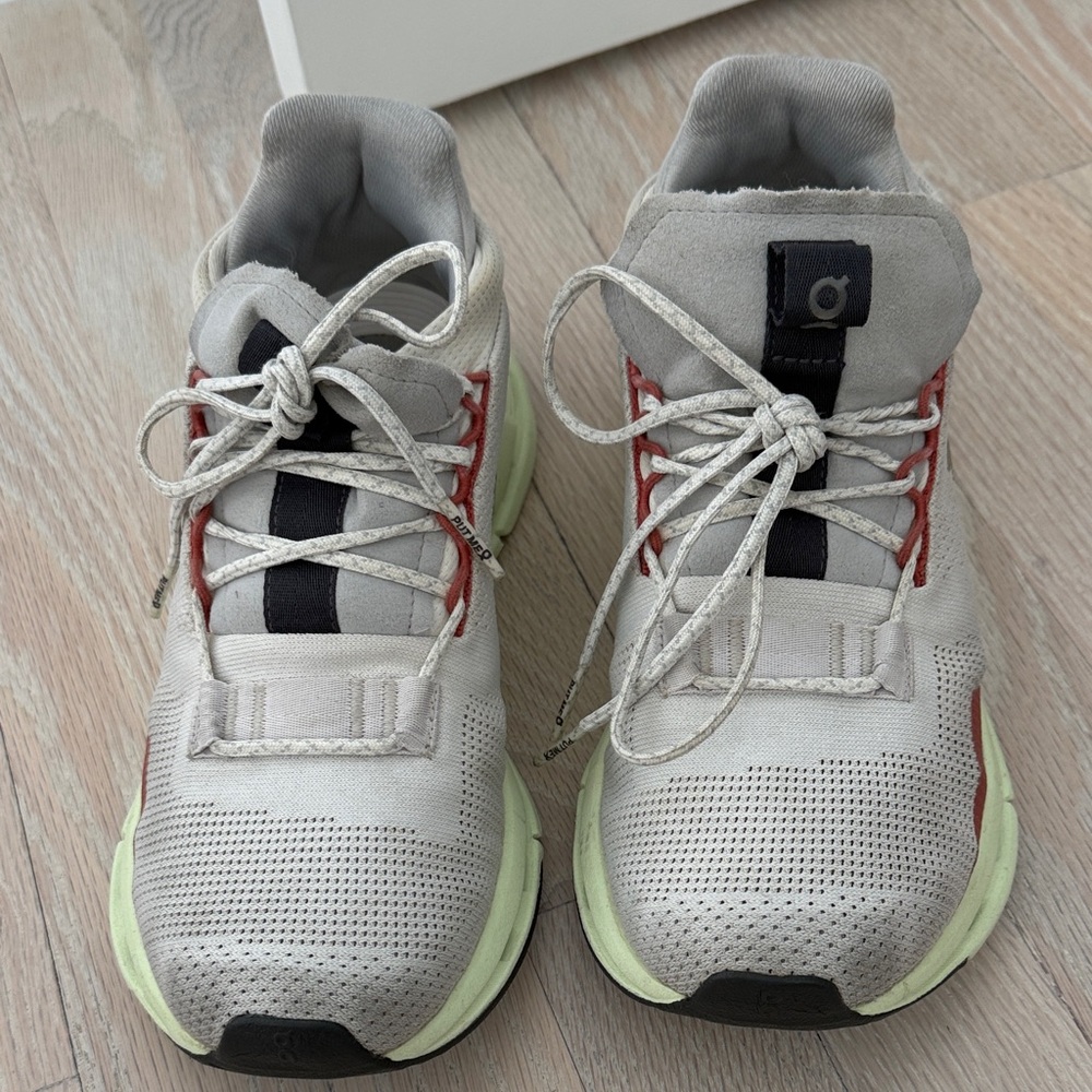 On cloud Running sneakers - Picture 2 of 6